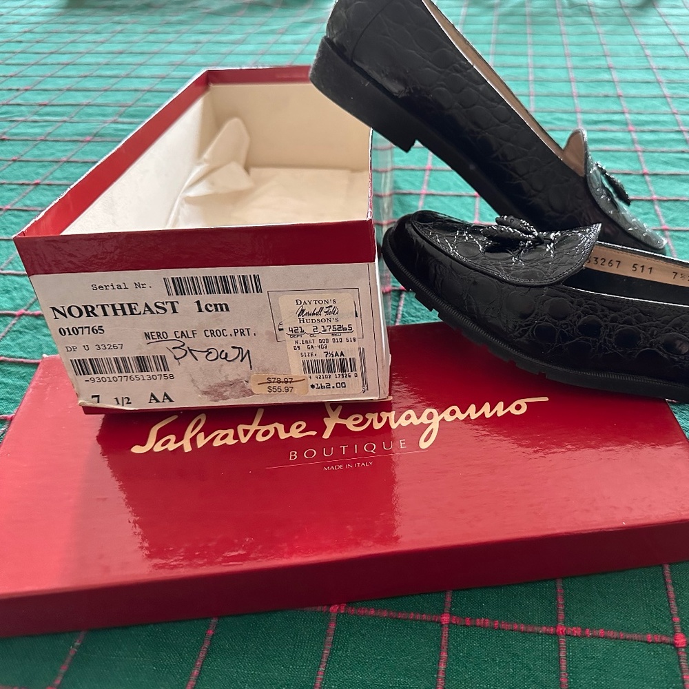 Salvadore Ferragamo 7.5 AA Northeast Brown 1 cm faux Crocodile tassel moccasins